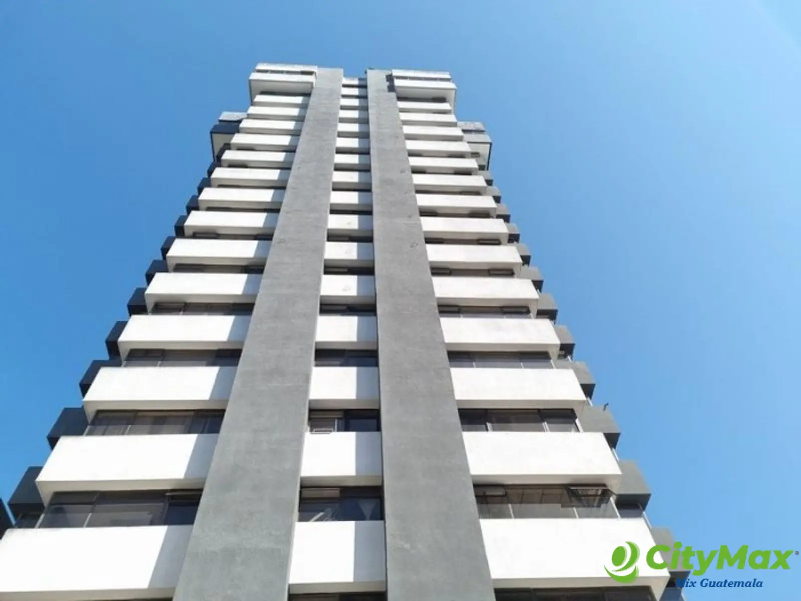 Renta de Oficina en Reforma Montufar Zona 10  - foto 7
