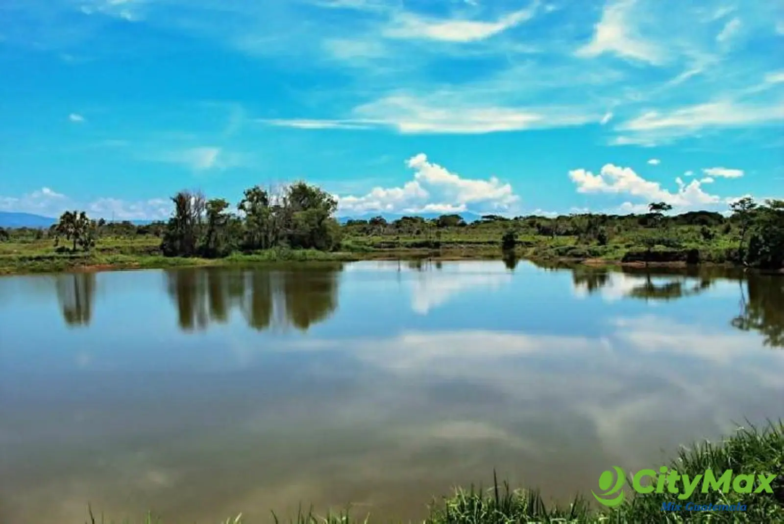 Terreno vacacional en venta en Monterrico  - foto 4