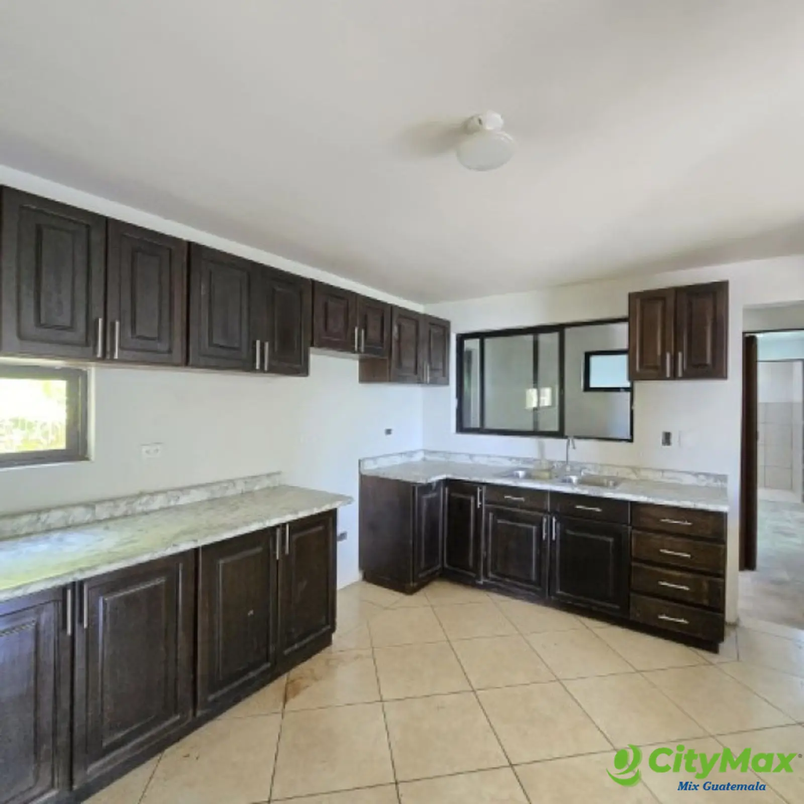 Casa en Venta con Vista Panorámica al Lago de Amatitlán - foto 18