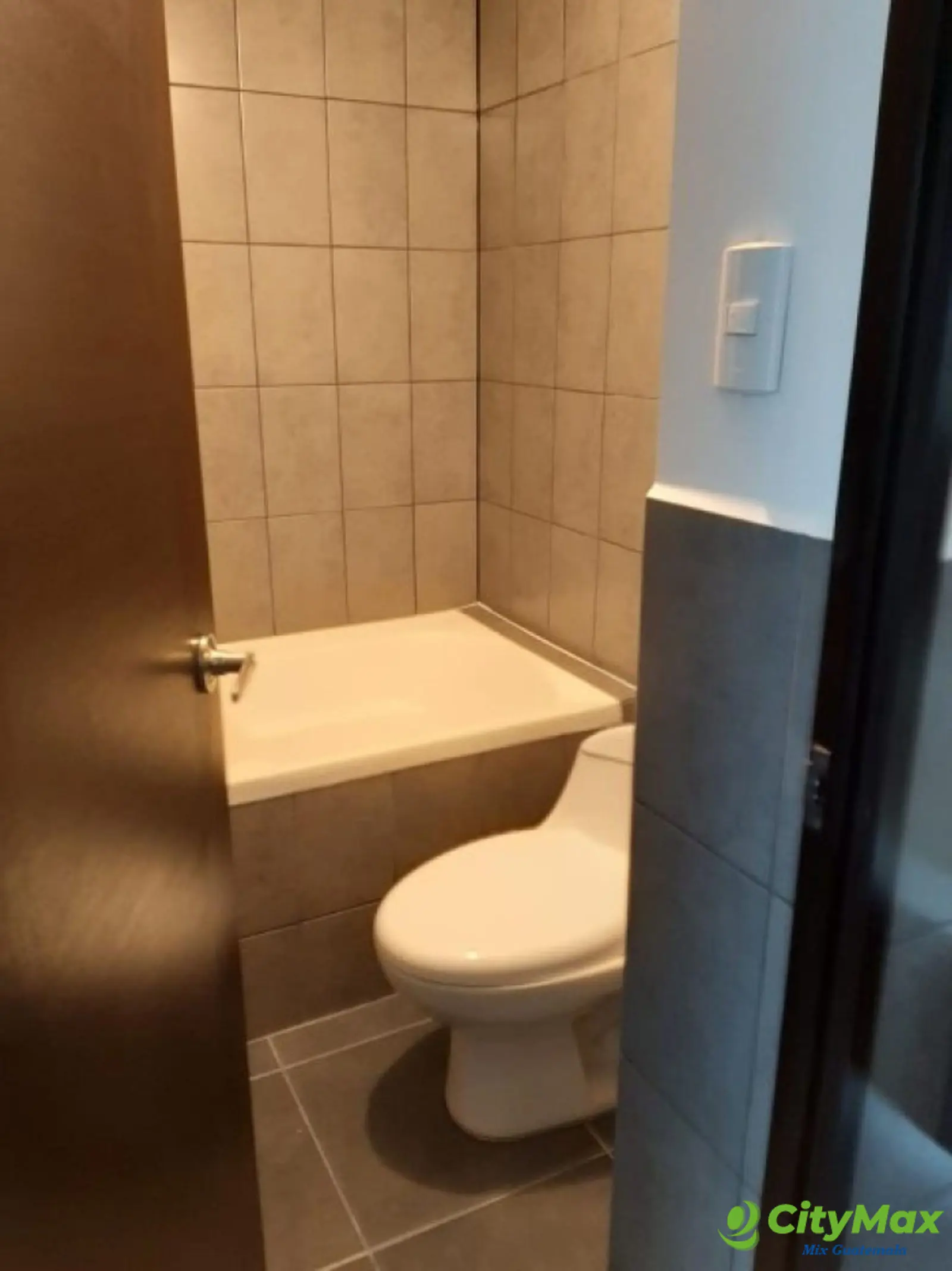 Apartamento en Venta en Zona 11 Colonia Mariscal - foto 8
