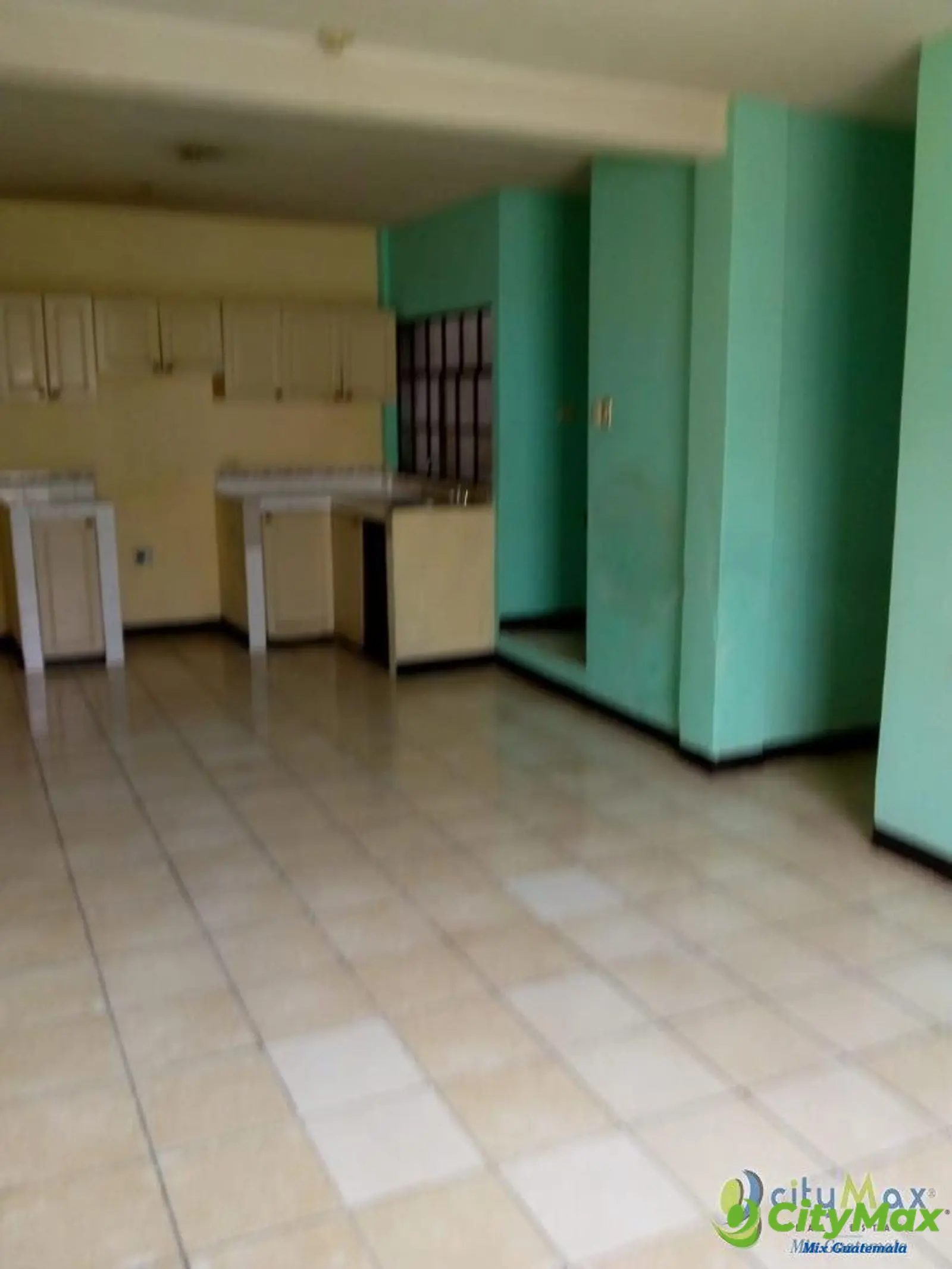 Edificio en Venta con 4 Apartamentos en Villa Nueva - foto 4