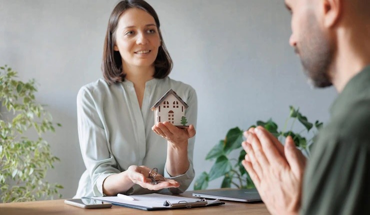 ¿Puedo comprar una casa estando hipotecada?